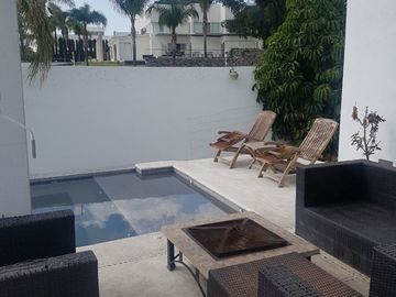 Preciosa Residencia en San Francisco Juriquilla, Vista a la Presa, 4 Recámaras..