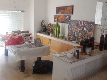 Preciosa Residencia en San Francisco Juriquilla, Vista a la Presa, 4 Recámaras..