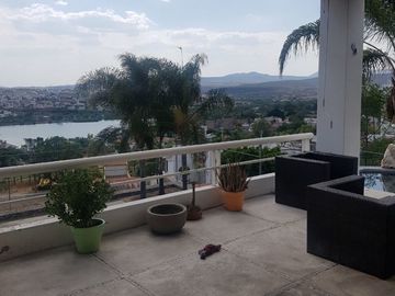 Preciosa Residencia en San Francisco Juriquilla, Vista a la Presa, 4 Recámaras..