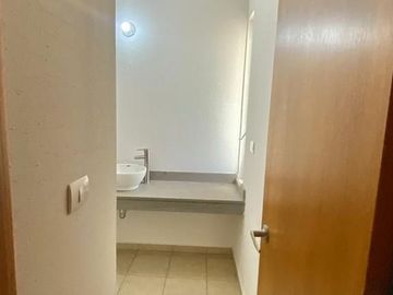 Se Vende Casa en Misión San Joaquín Gran Ubicación, 3 Recamaras, 2.5 Baños !!