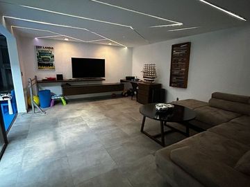 Hermosa Residencia de Autor en Centro Sur, Claustros de Las Misiones II