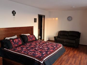 Hermosa Residencia en LOMA DORADA, Super Céntrica, 4 Niveles !