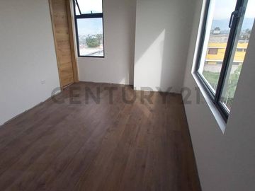 VENTA CASA DUPLEX TUMBACO EN CONJUNTO