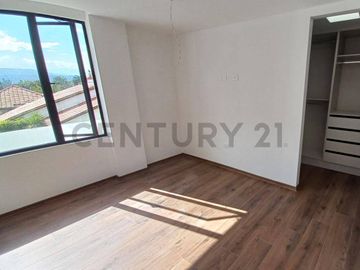 VENTA CASA TUMBACO EN CONJUNTO