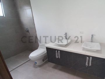VENTA CASA TUMBACO EN CONJUNTO