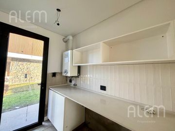 Casa de 4 dormitorios en venta - St Thomas Este - Canning (E. Echeverria)