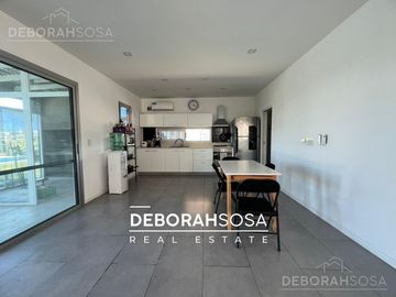 Casa en venta 5 ambientes a la laguna pileta en Barrio El Cantón Escobar