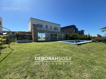 Casa en venta 5 ambientes a la laguna pileta en Barrio El Cantón Escobar