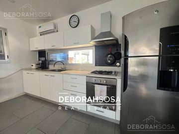 Casa en venta 5 ambientes a la laguna pileta en Barrio El Cantón Escobar