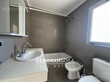 Casa en venta 5 ambientes a la laguna pileta en Barrio El Cantón Escobar