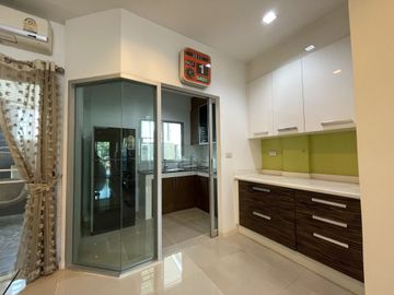 3 Bedroom Townhouse for sale at Vista Park Viphavadi