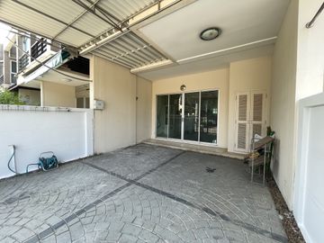 3 Bedroom Townhouse for sale at Vista Park Viphavadi