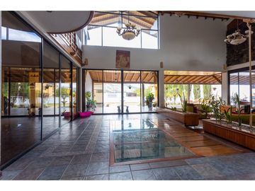 Alangasí, Casa en Venta, 970.13m2, 4 Habitaciones