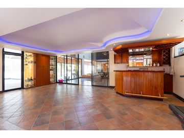 Alangasí, Casa en Venta, 970.13m2, 4 Habitaciones