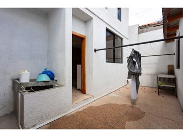 Alangasí, Casa en Venta, 970.13m2, 4 Habitaciones