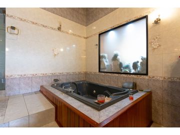 Alangasí, Casa en Venta, 970.13m2, 4 Habitaciones