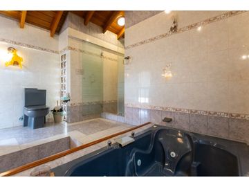Alangasí, Casa en Venta, 970.13m2, 4 Habitaciones