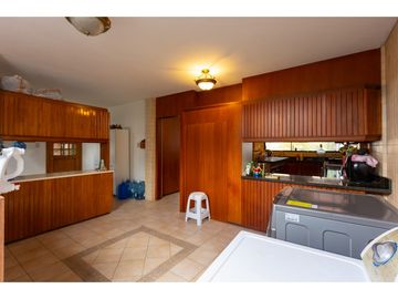 Alangasí, Casa en Venta, 970.13m2, 4 Habitaciones