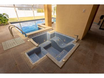 Alangasí, Casa en Venta, 970.13m2, 4 Habitaciones