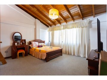 Alangasí, Casa en Venta, 970.13m2, 4 Habitaciones