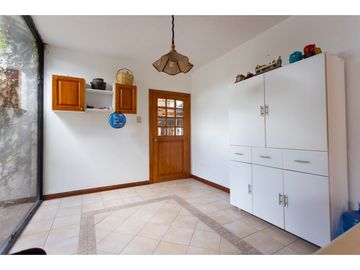Alangasí, Casa en Venta, 970.13m2, 4 Habitaciones