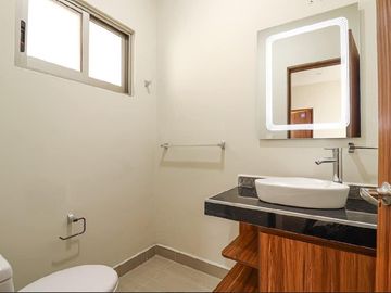 CASA NUEVA EN ZONA DORADA DELICIAS
