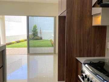 CASA NUEVA EN ZONA DORADA DELICIAS