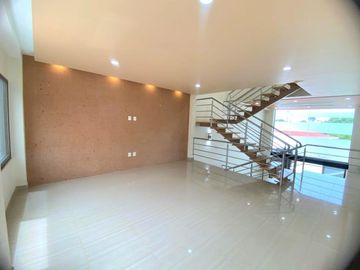 CASA NUEVA EN ZONA DORADA DELICIAS
