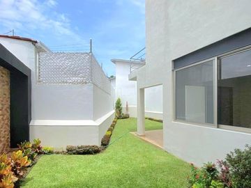 CASA NUEVA EN ZONA DORADA DELICIAS
