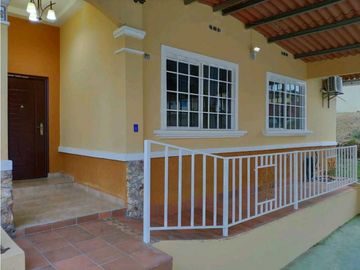 VENDO CASA EN ARRAIJAN JUAN DEMOTENES PH LAS VILLA LA PALMERA 4R