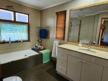 Venta Casa en Parcela de 8.000 m2 en Olmué