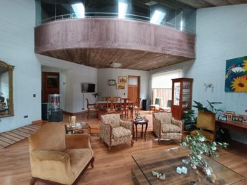 Vendo hermosa casa La Reina Alta