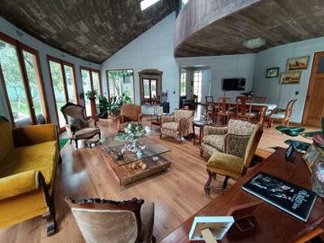Vendo hermosa casa La Reina Alta