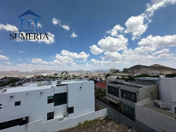 Bonita residencia inteligente en exclusivo fraccionamiento