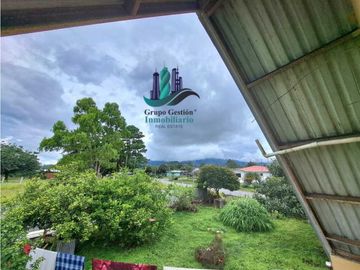 VENDO CASA DE SEGUNDA CON TERRENO VOLCAN
