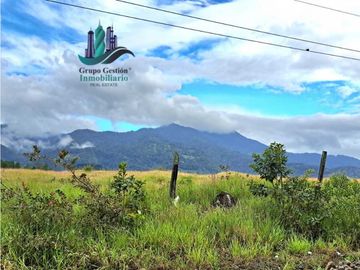 VENDO CASA DE SEGUNDA CON TERRENO VOLCAN