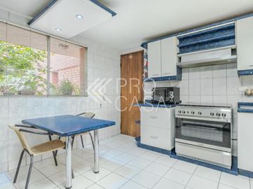 Avenida Ossa - Av. Echeñique/Nazareth - Av. Tobalaba - Casa - Venta