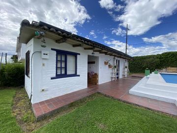 Casa en Venta | con piscina y amplias áreas verdes | Pifo