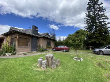 Casa en Venta | con piscina y amplias áreas verdes | Pifo
