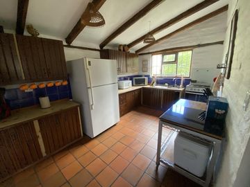 Casa en Venta | con piscina y amplias áreas verdes | Pifo
