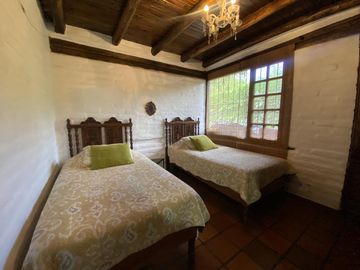 Casa en Venta | con piscina y amplias áreas verdes | Pifo