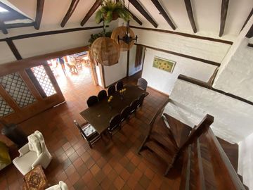 Casa en Venta | con piscina y amplias áreas verdes | Pifo