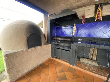 Casa en Venta | con piscina y amplias áreas verdes | Pifo