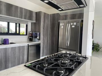 Casa en Venta, Zona Esmeralda, 3 Recámaras.