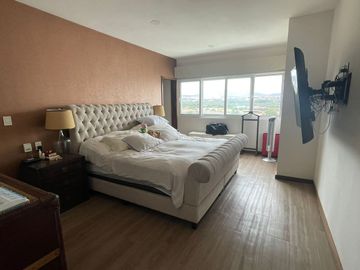 PENTHOUSE EN VENTA JURIQUILLA SIN MUEBLES