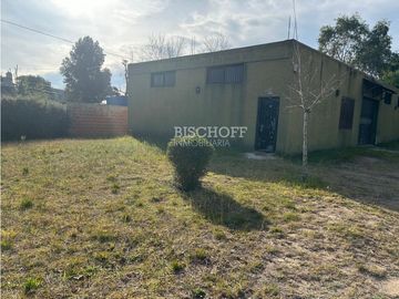 VENTA DE GALPON EN AMPLIO TERRENO