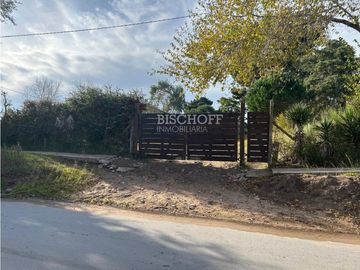 VENTA DE GALPON EN AMPLIO TERRENO