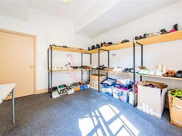 Oficina en Venta en Centro Cívico - Excelente y Amplia Oficina Frente a La Moneda