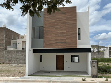CASA PL EN PRIVADA CENNET GRAND