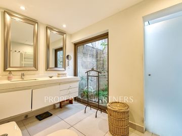 Preciosa casa en excelente terreno